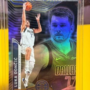 NBA cards Luka Doncic Basketball Dallas Mavericks Illusions Basketball